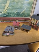 Zestaw budynków do makiety kolejowej H0 – peron, domy, fabryka, garaż