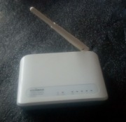 Router Wi-Fi Edimax z zasilaczem sieciowym