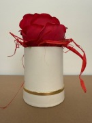 Ozdoba Pudełko Flower Box Czerwona Róża Walentynki Prezent Upominek 15 cm