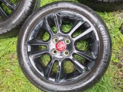 Oryginalne koła Toyoty Aygo lub Yaris. Alufelgi 15 cali, opony + śruby. 