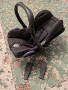 Nosidło Maxi Cosi wraz z adapterami do instalacji na wózku