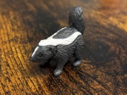 Kinder niespodzianka Natoons animal Skunks