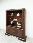 Biblioteka z lat 40-tych w stylu art deco. Po renowacji. 