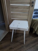 Stoli kawowy z głośnikiem Bluetooth i ładowarką