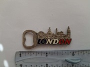 Magnes na lodówkę - 761g. LONDYN Otwieracz