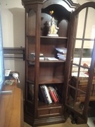 OKAZJA !!!!WITRYNKA NA PORCELANĘ LUB KSIĄŻKI .