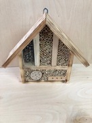 Hotel domek ul budka dla owadów pszczół murarek