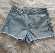 Nowe krótkie spodenki jeansowe z haftem firmy Goodies r. 40 L