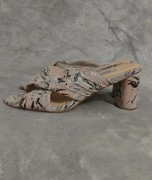 Materiałowe klapki Clarks 41/42