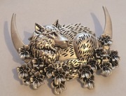 Piękna spinka do włosów WILK, broszka przypinka ozdoba myśliwska dla DIANY.