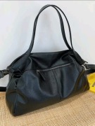 Duża czarna torba na ramię A4 | Minimalistyczna shopperka do pracy/szkoły