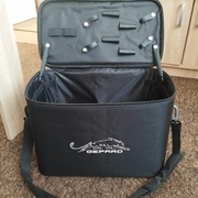 Kuferek fryzjerski z zawartością 