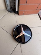 Znaczek na grill przedni Mercedes w213