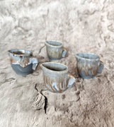 4 Ceramiczne małe dzbanuszki dzbanki kieliszki 