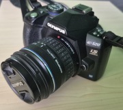 LUSTRZANKA OLYMPUS E-520 z obiektywem 14-42mm 1:3.5-5.6 ED