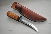 Nóż z rękojeścią z drewna oliwkowego 