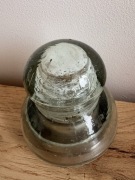 Zabytkowy szklany izolator energetyczny NS-95 – przezroczysty / jasnoszary