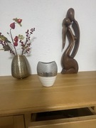 Szary dzbanek na kwiaty