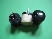 Wtyczki sieciowe z PRL.