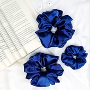 Scrunchie satynowa - gumka do włosów - rozmiar L