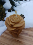 Świeca róża w 100% wykonana wosku pszczelego