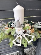 Wyjątkowa świąteczna kompozycja z welurowymi bombkami