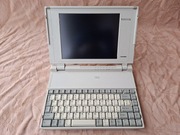 Stary retro laptop Toshiba T3300SL