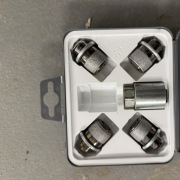 Nakrętki do kół Lexus UX