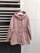 Urocza pudroworóżowa kurtka parka dla dziewczynki Sinsay 110 cm – wiosna