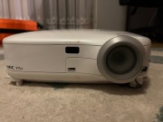 Projektor NEC VT47 z pilotem