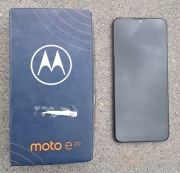 Telefon Motorola Moto e20, kolor szary. Jak nowa.