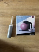 Piłka do pilatesu + pompka. Jak nowa!