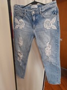 Spodnie jensowe rybaczki z przetarciami róże 