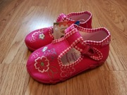 Kapcie dziewczęce RenBut. Rozmiar 23.