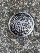 Guzik aluminiowy herb średnica 1,8 cm