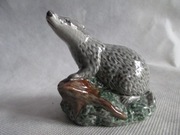 PORCELANOWA FIGURKA  SYGNOWANA "BORSUK"SZKOCJA 1981