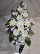 Duża wiązanka stroik kompozycja na grób cmentarz, kalie, chryzantemy 