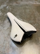 Siodełko rowerowe / szosowe / kolarskie BONTRAGER Paradigm RL / BIAŁE