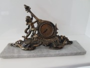 Zegar mosiężny kominkowy na marmurowej podstawie PRL