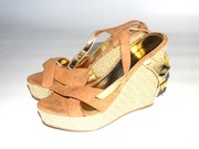 _Graceland_Fajne beżowe sandały na lato koturna_R.39_