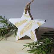 Ręcznie malowane drewniane ozdoby świąteczne – gwiazdki, zestaw 6 sztuk