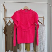 Sweter 44 XXL różowy Pakuten neonowy róż sweterek ażurowy falbany