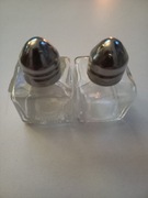 HIT! Zestaw solniczka i pieprzniczka do koszyczka Eloy