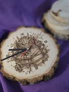 Zegar drewniany wypalany ręcznie metodą pirografii motyw smoka 