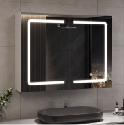 Biała szafka łazienkowa z lustrem 80x60cm z LED