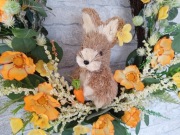 Rękodzieło Wiosenny Wielkanocny Wianek Dekoracja z Zającem na drzwi. 