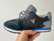 Buty młodzieżowe Guess