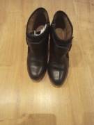 Buty damskie na obcasie Clarks r.38