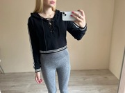 Bluza Urban krótka crop top paski pasy z kapturem
