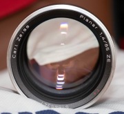Zeiss 85mm f 1.4 planar Canon EF